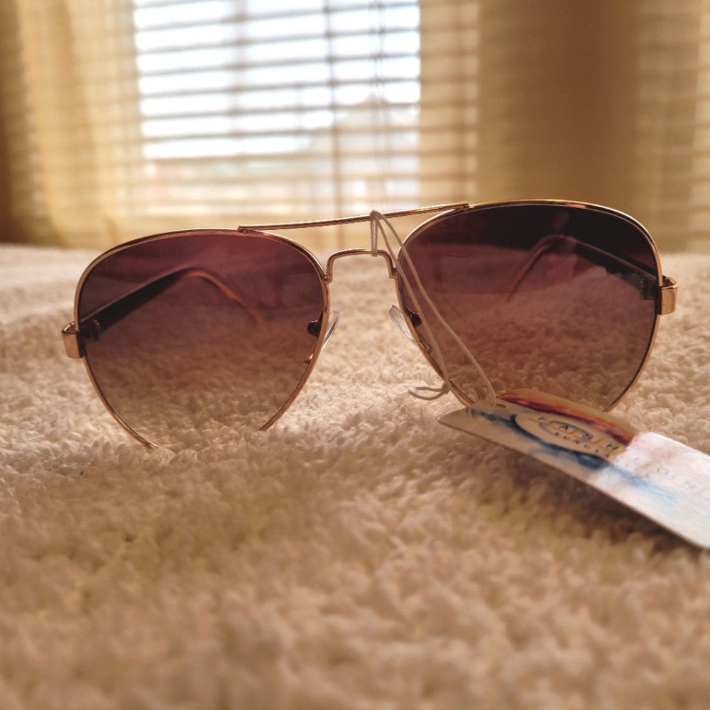 NWT Aviator style sunglasses!